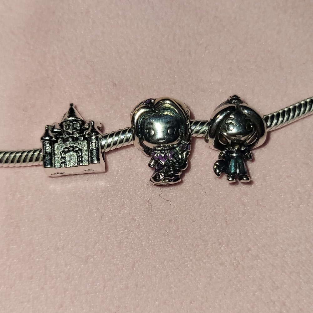 ⚠️SOLD⚠️Disney PANDORA charms castle with rapunzel and jazmine